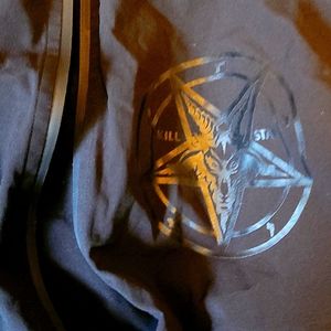 I am selling a killstar windbreaker with chest symple.